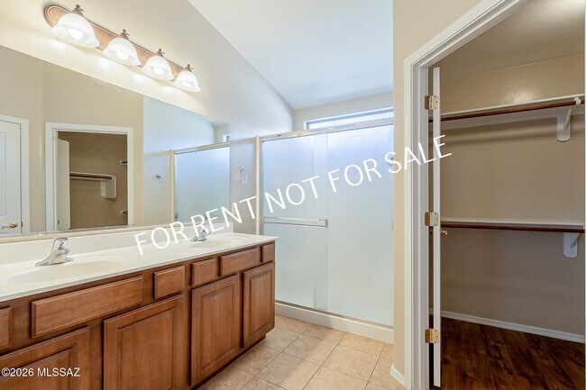 Building Photo - 8356 S Otis Dr