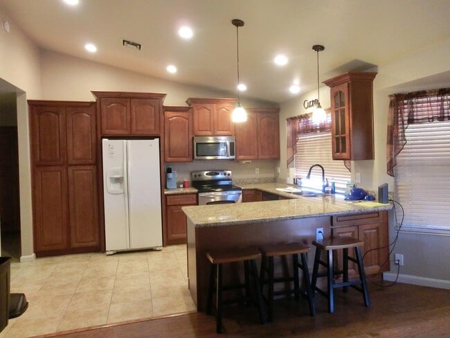 Building Photo - 8646 W Rockwood Dr