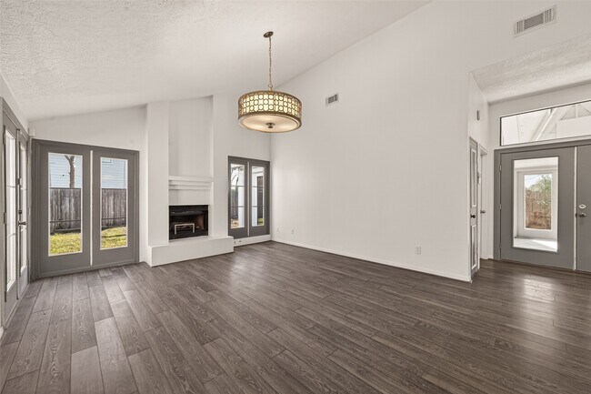 Building Photo - 3517 Denio Dr