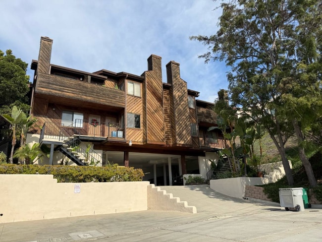 Building Photo - 804 Torrance St