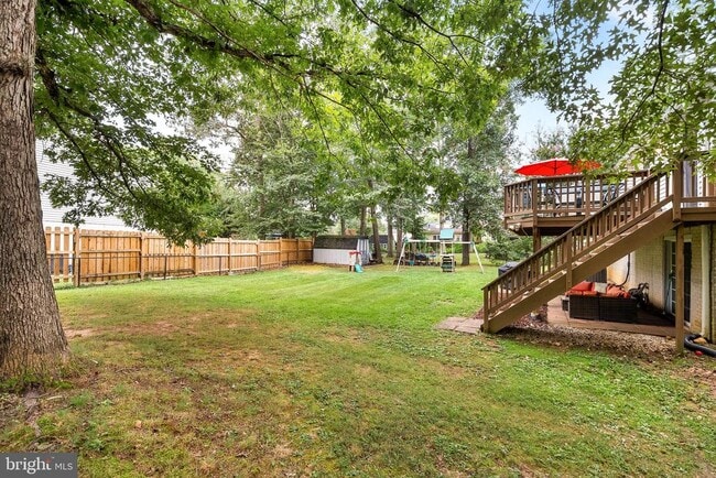 Building Photo - 7390 Lake Dr