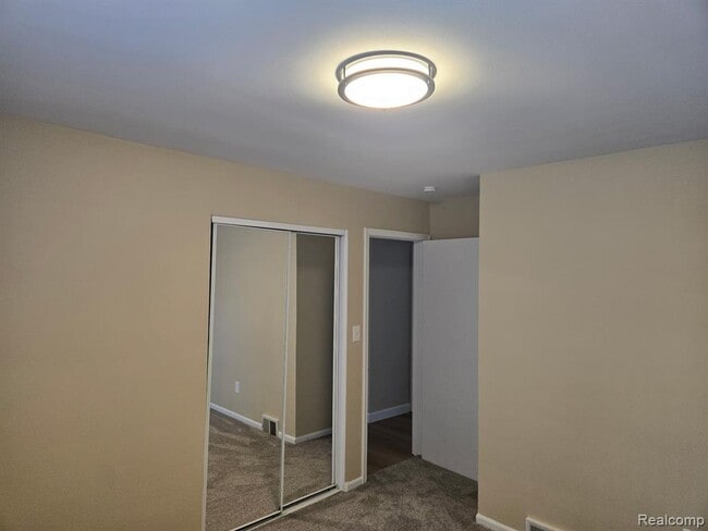 Building Photo - 24309 Norfolk St