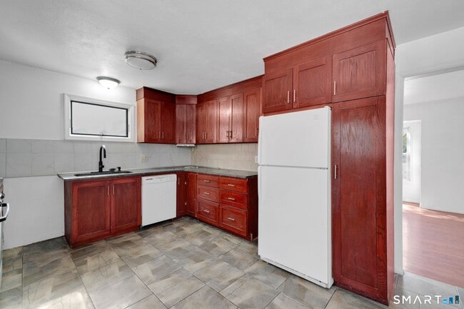 Building Photo - 178 Kelly Rd