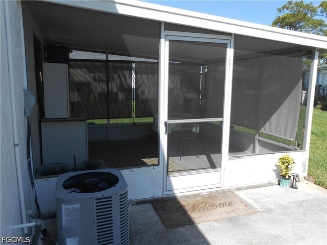 Building Photo - 6 Aztec Lily Ln