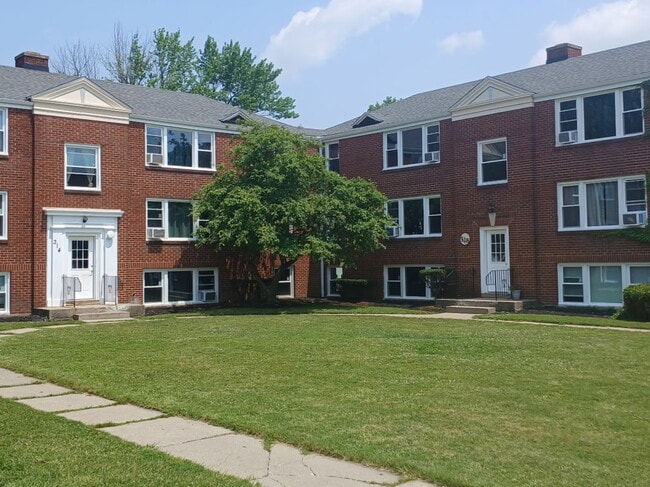 Building Photo - 314 Highland Pky