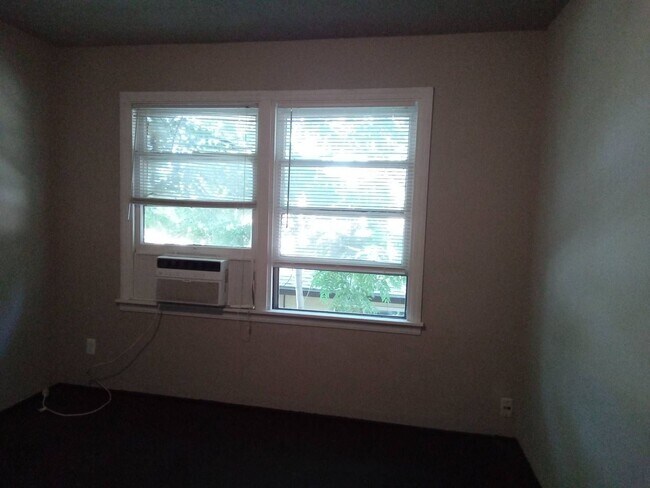 Building Photo - 1280 High St