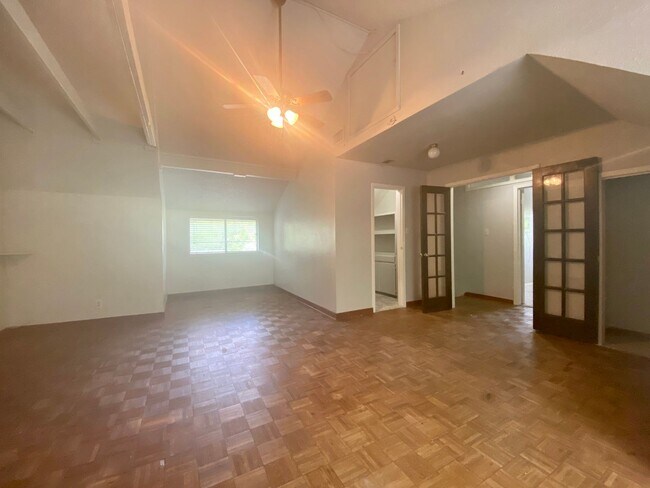 Building Photo - 4/3 Home in Clarksville! Incredible location! Available for August Prelease