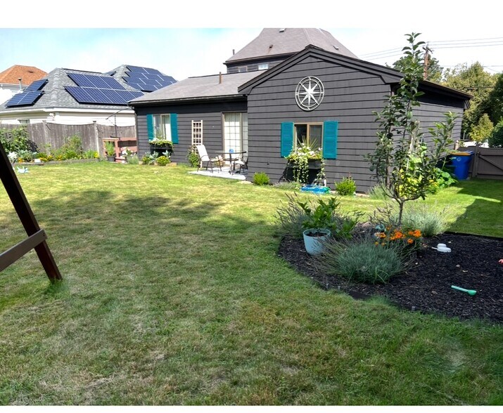 Building Photo - 95 Bowdoin St