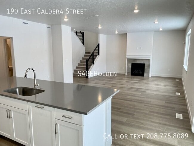 Building Photo - 190 E Caldera St