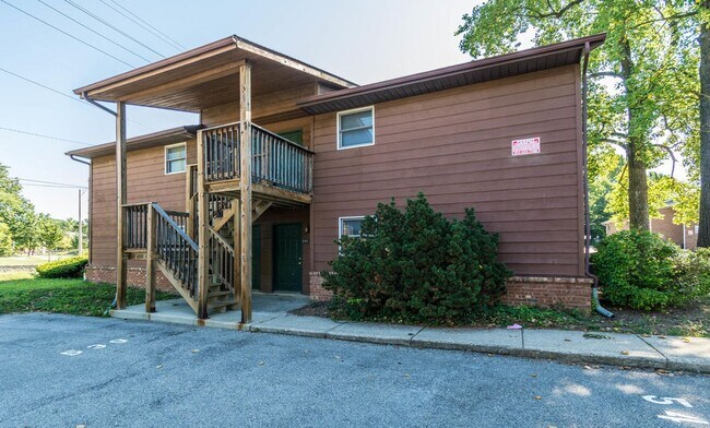 Building Photo - 519 E Smith Ave