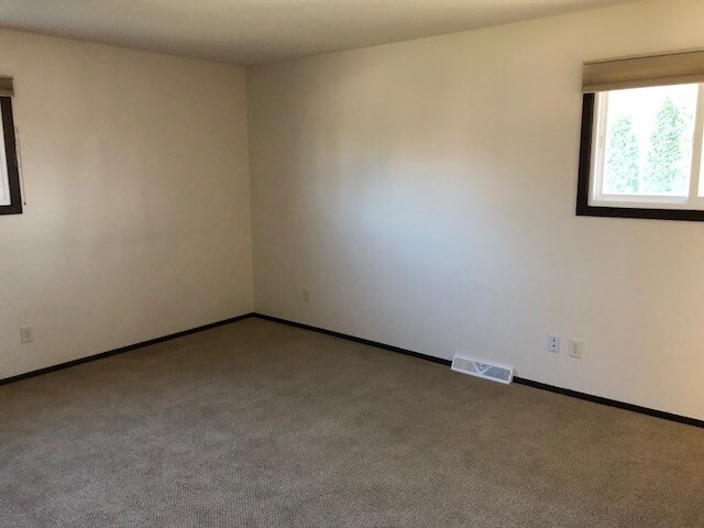 Building Photo - 603 Broadway Dr