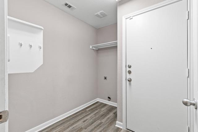 Building Photo - 561 Golden Creek Dr