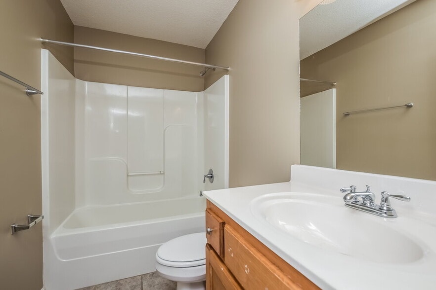 Building Photo - 6379 Sandbourne E