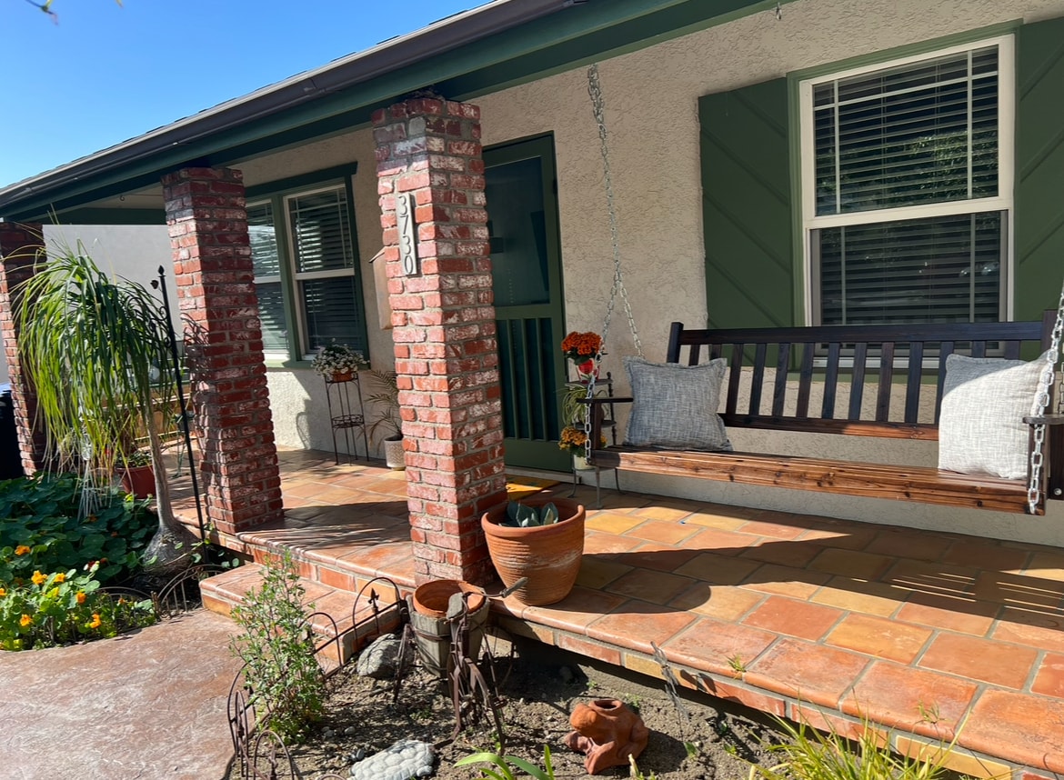 Front porch - 3730 Pontiac St