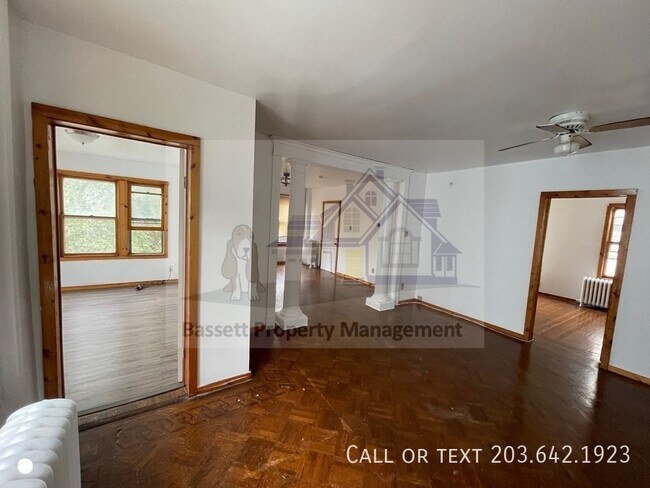 Building Photo - 617 Elm St