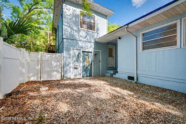 Building Photo - 719 S Shores Rd