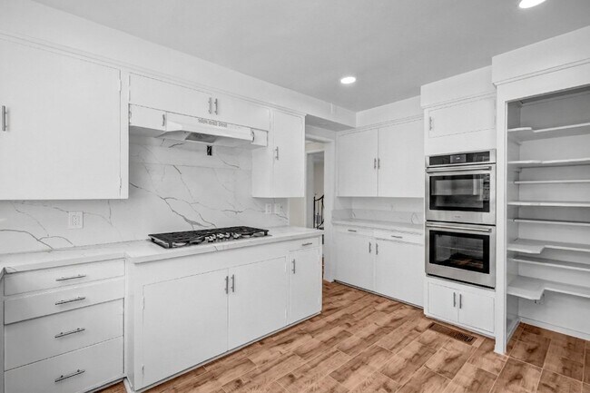 Building Photo - 414 Hilgard Ave