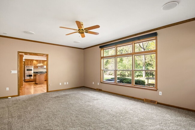 Building Photo - 41W230 Sylvan Dr