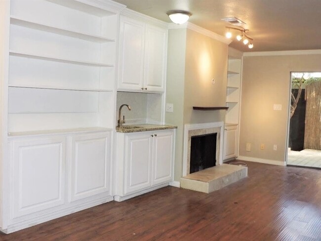 Building Photo - 6627 Valleyside Rd