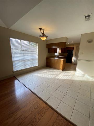 Building Photo - 8900 Marilyn Dr