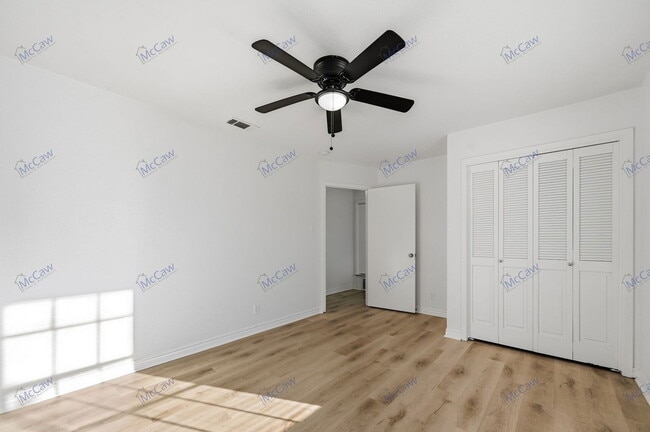 Building Photo - 1423 Main St