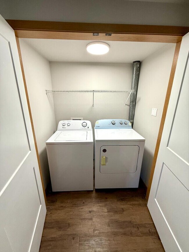 Building Photo - 4524 Twain Cir