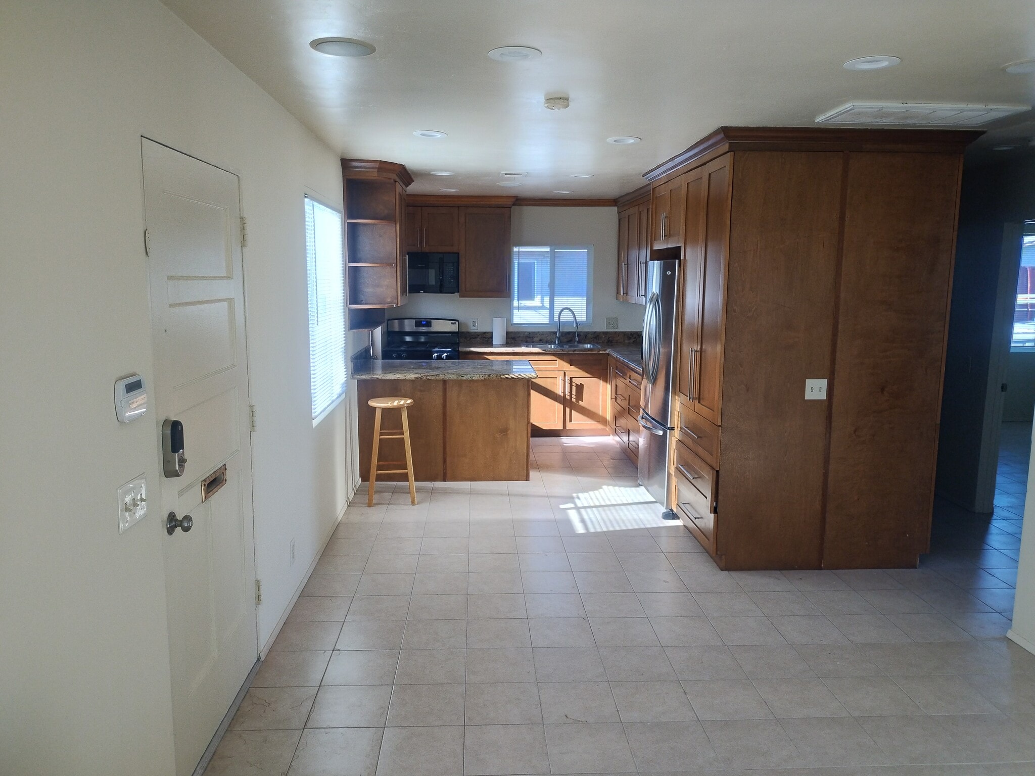 Building Photo - 1439 Burton St