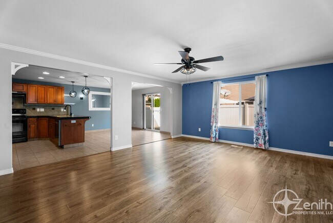 Primary Photo - HALF OFF 2ND MONTHS RENT! Fully Updated 4 ...