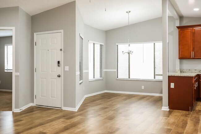 Building Photo - 1960 Oak Twist Ct