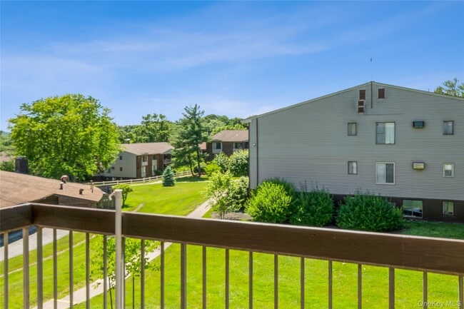 Building Photo - 138 Country Club Ln