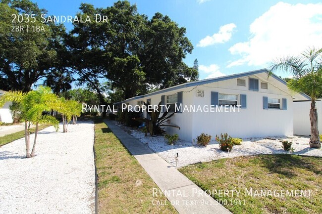 Primary Photo - 2/1 Condo near Siesta Key!