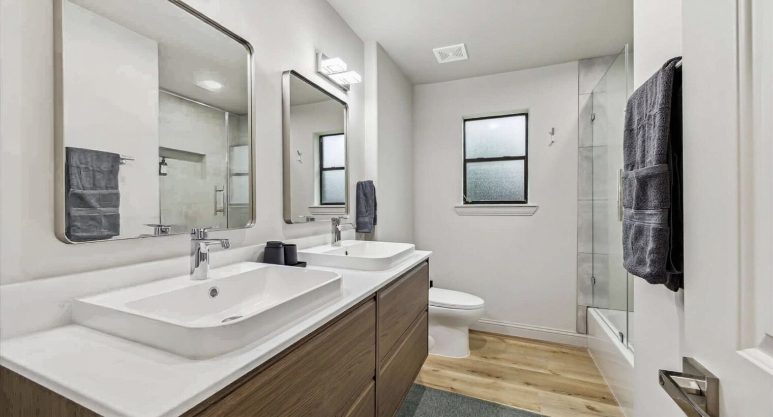 Building Photo - 5615 Cerritos Dr