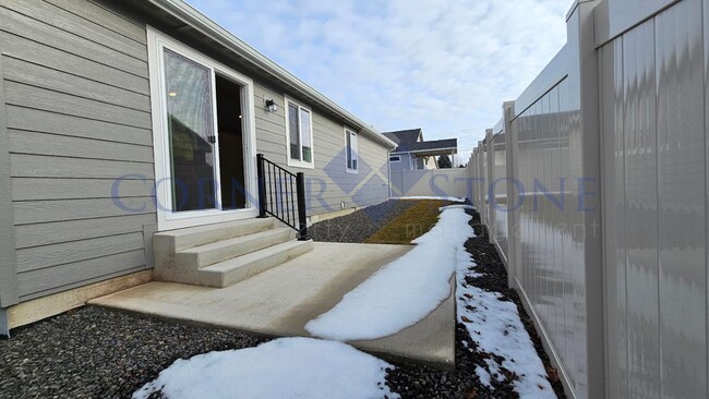 Building Photo - Brand New Home in Nampa!