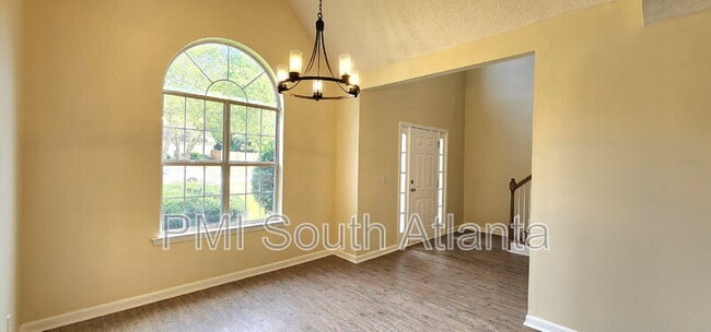 Building Photo - 235 Briarsweet Way