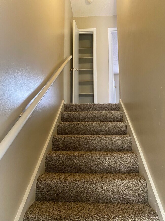 Building Photo - 3772 Hyacinth Dr