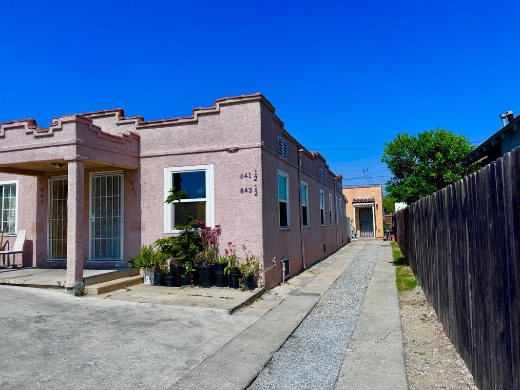 Building Photo - 841 1/2 West 64th Street