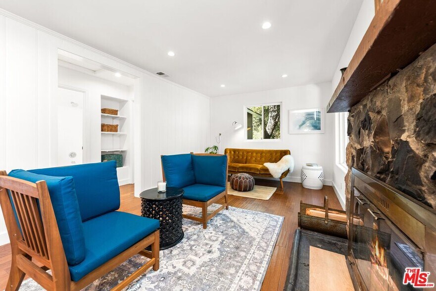 Building Photo - 800 N Topanga Canyon Blvd