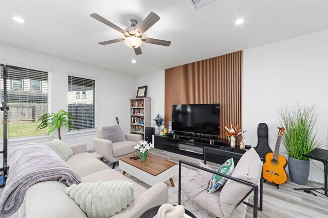 Building Photo - 12315 Churchill downs Dr