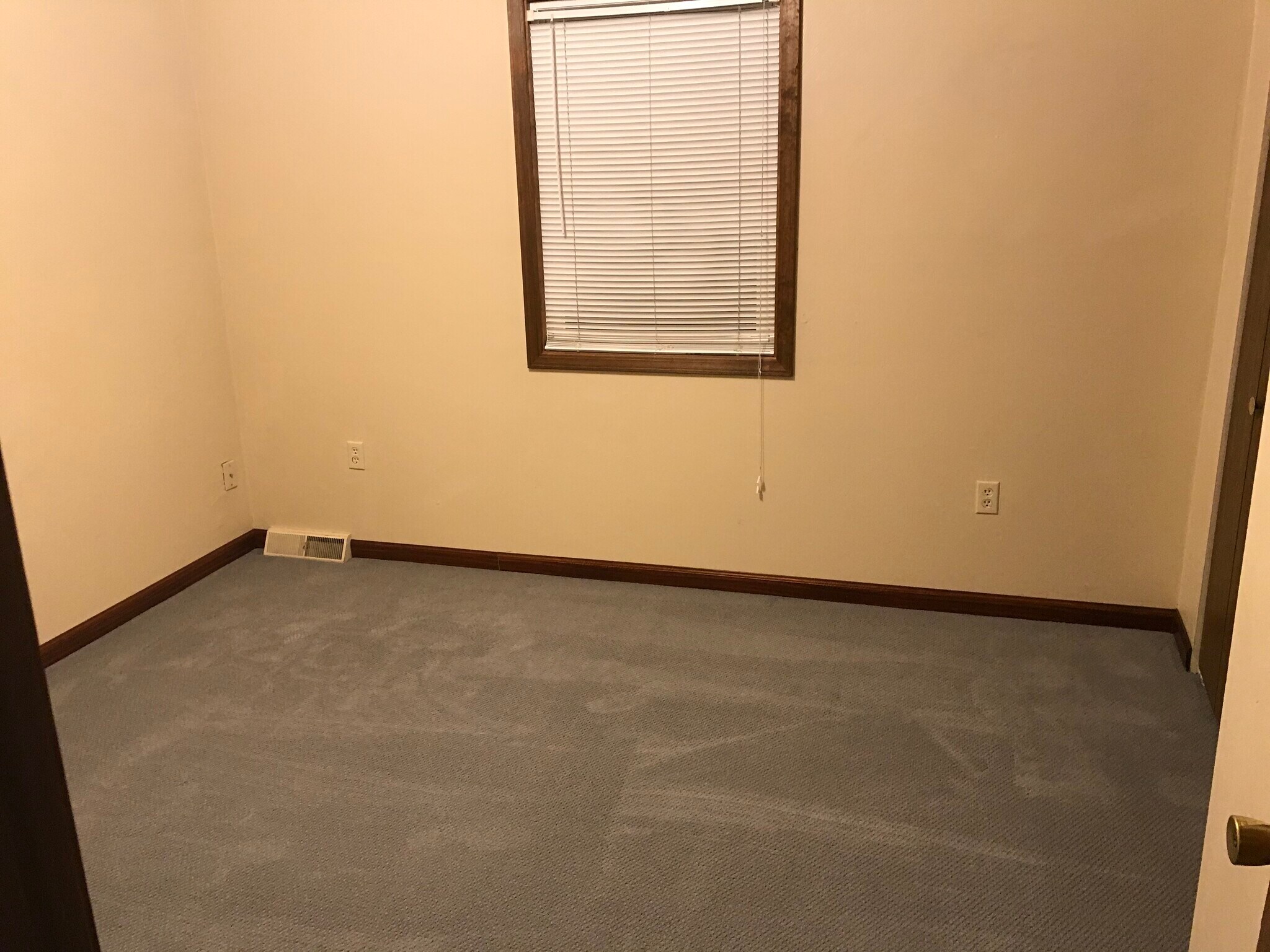 Building Photo - 1318 E 38th St