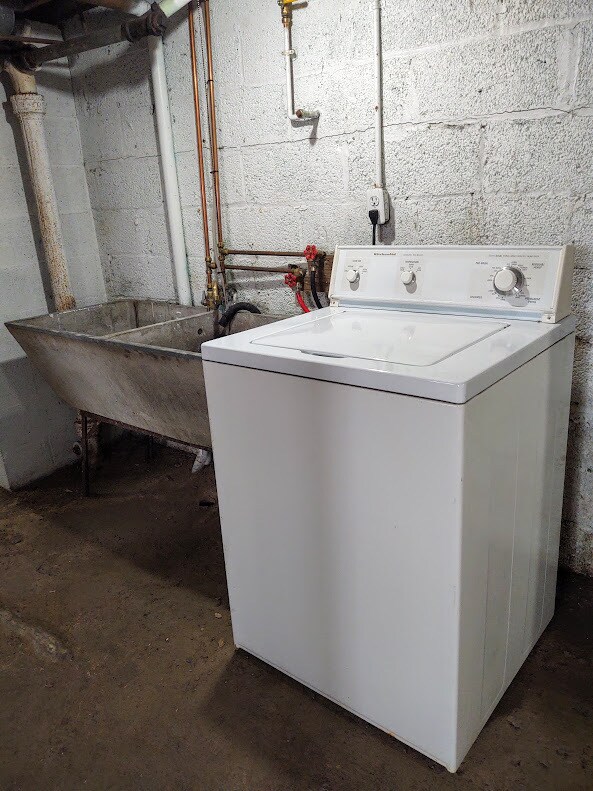 Building Photo - 712 1st St