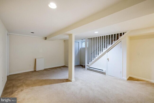 Building Photo - 4209 Ellicott St NW