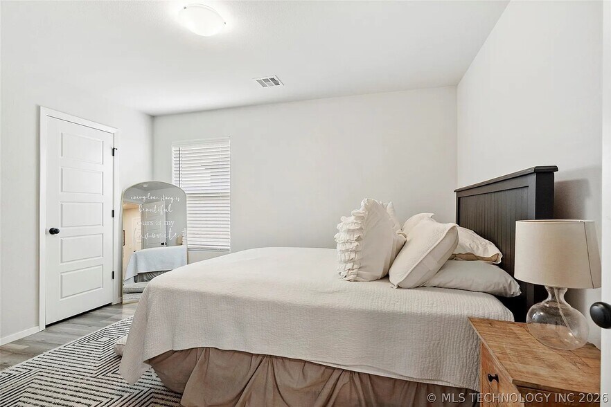 Building Photo - 7412 E 89th Pl N