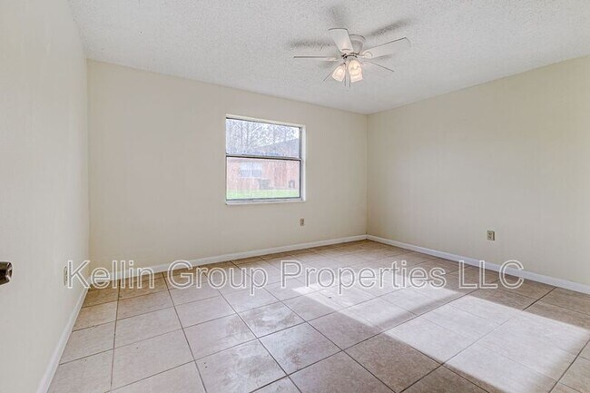 Building Photo - 860 Fox Lake Dr