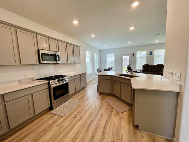 Building Photo - 31603 Rosebud Vly Ln