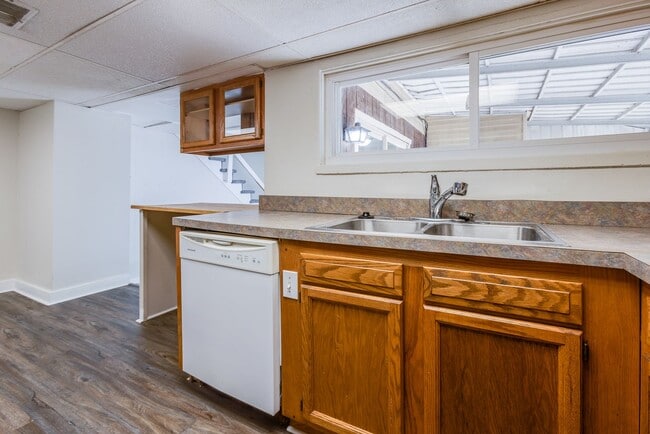 Building Photo - 2749 Oakley Wy