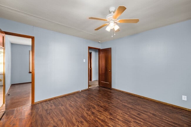 Building Photo - Spacious St. Ann Home with Large Detached ...