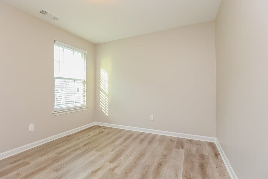 Building Photo - 408 Parmley Ln
