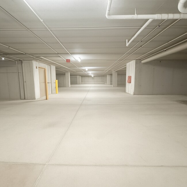 Building Photo - Brand NEW Units in Verona! | Optimal 1 Bed/1 Bath--Discover Comfort and Convenience at Hometown G...