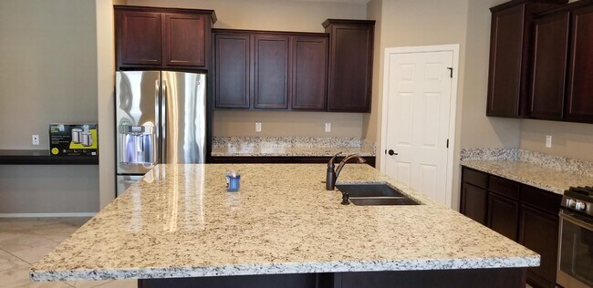 Building Photo - 2248 E Ottawa Ln