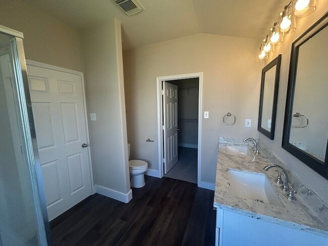 Building Photo - 20922 Barbons Heath Ct